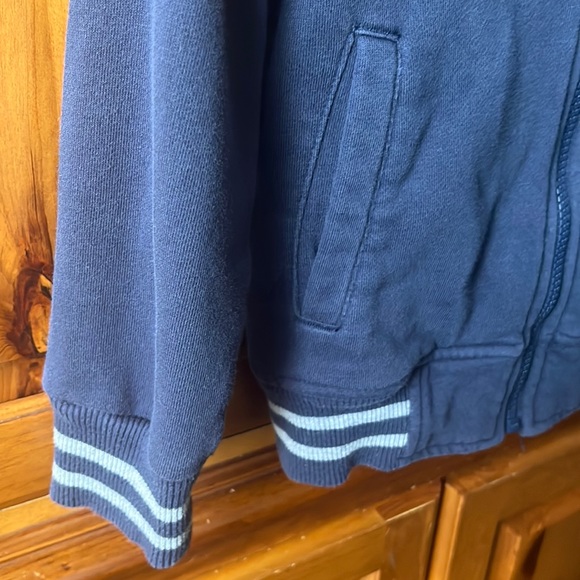 Gap - Picture 7 of 13